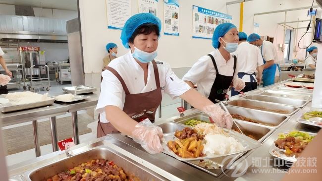 携家人嘱托如约入校
